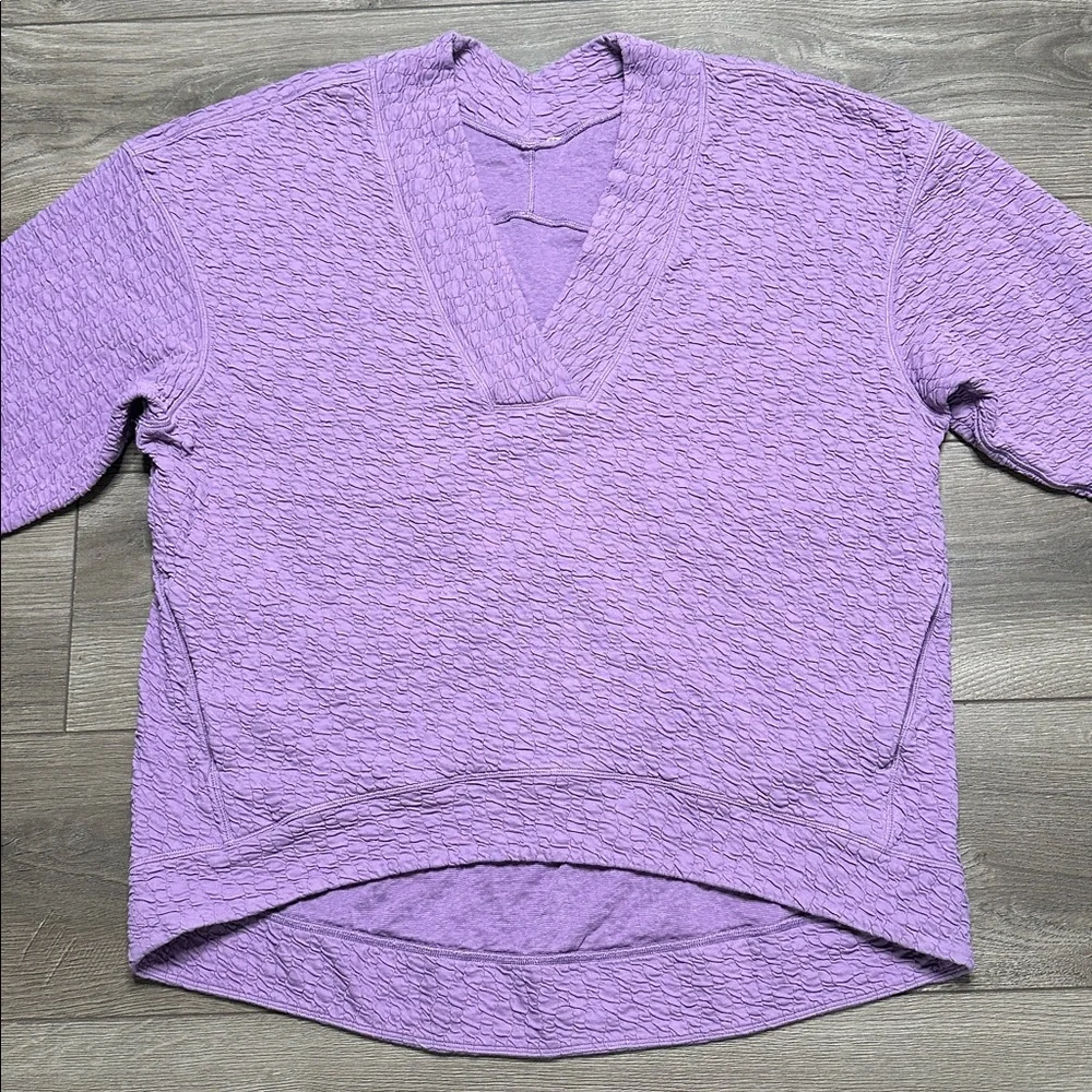 Lululemon Rippled V-Neck Pullover‎ Long Sleeve Wisteria Purple Size 10